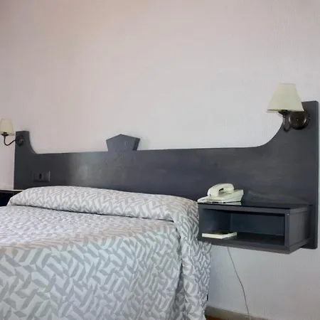 Turia Badajoz فندق