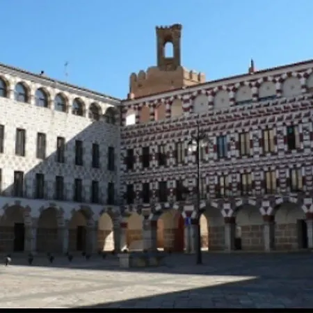 Turia Badajoz فندق 4*