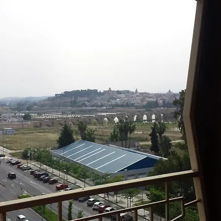 Turia Badajoz فندق 4*